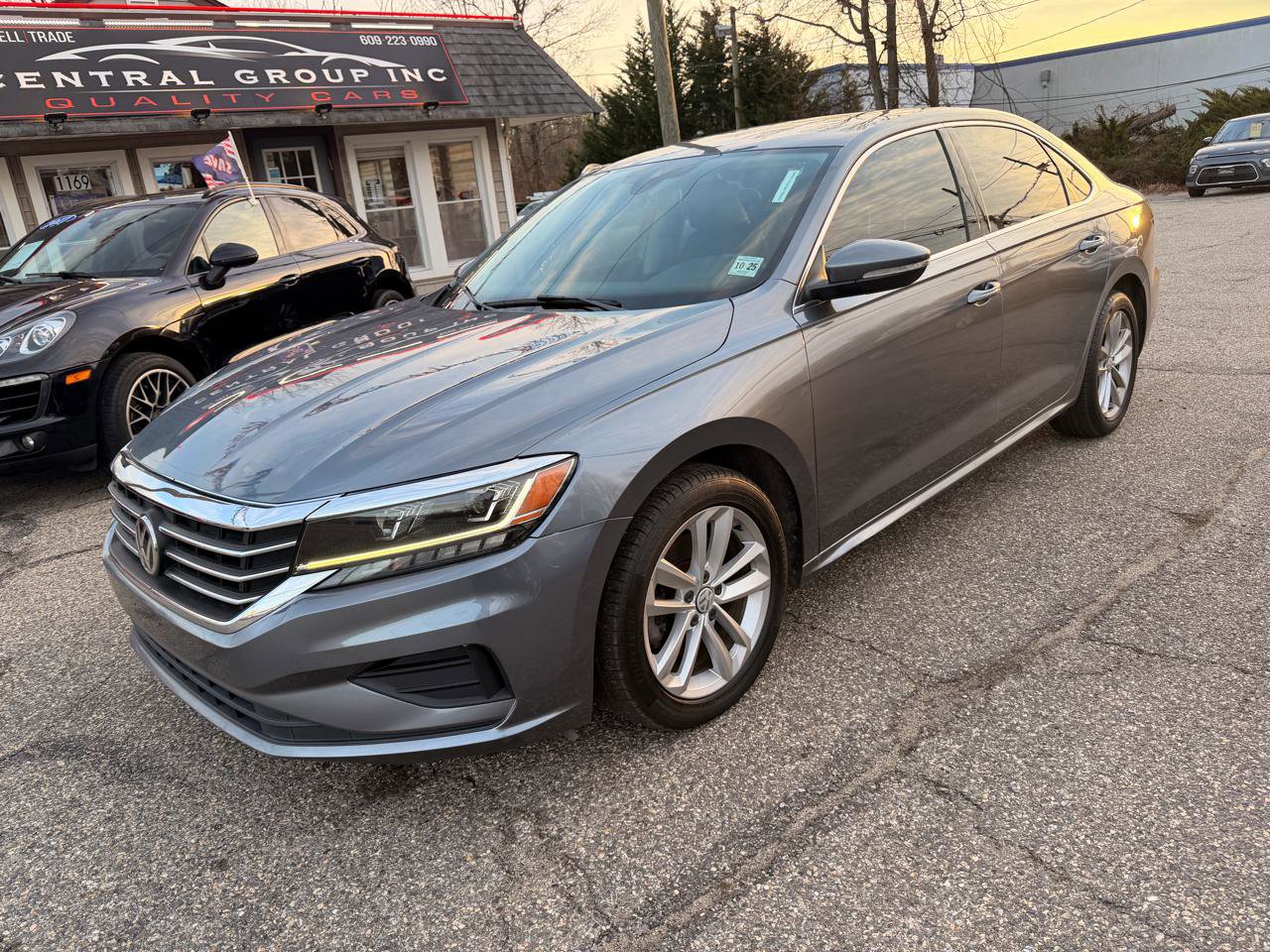 Used 2020 Volkswagen Passat 2.0T SE image 2