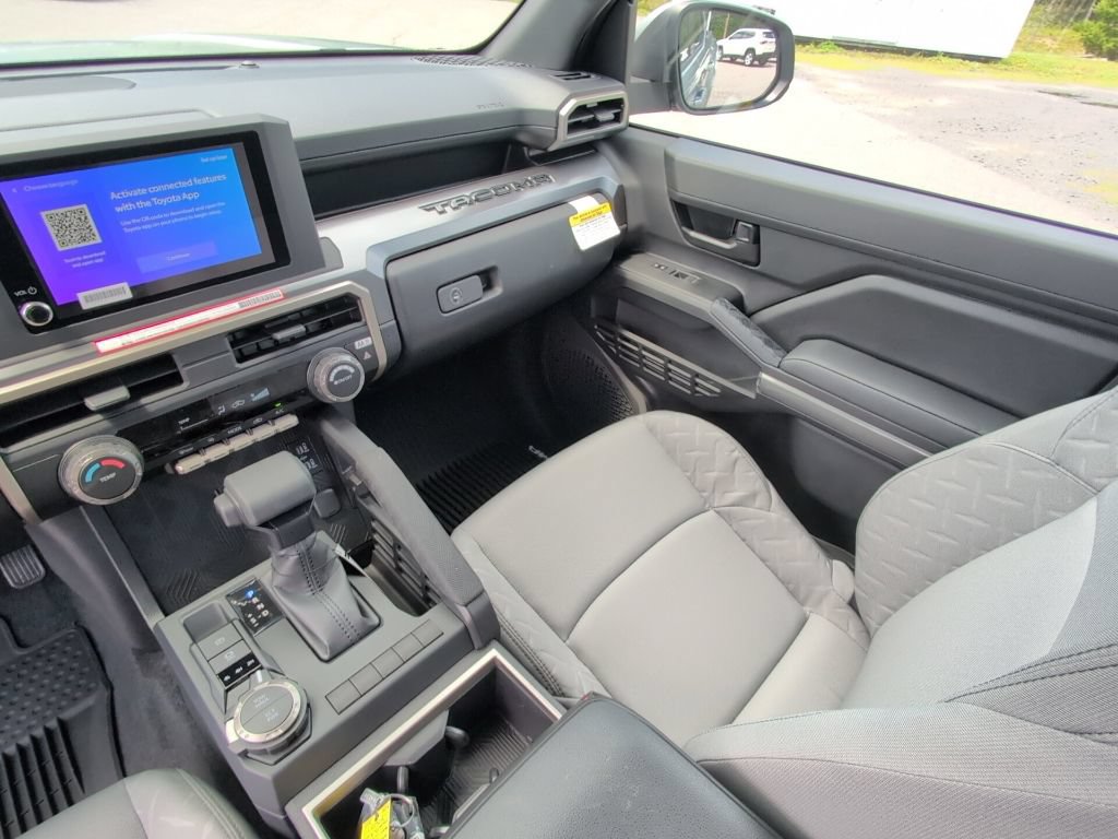 Certified 2026 Toyota Tacoma SR5 AWD/4WD image 23