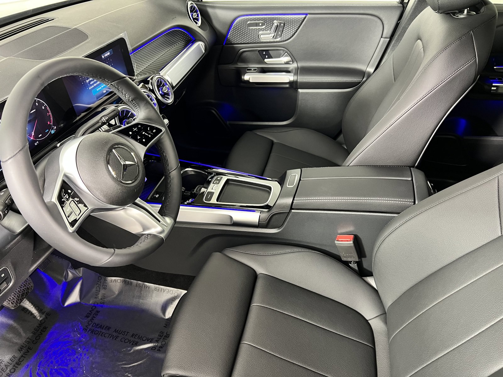 Used 2025 Mercedes-Benz GLB 250 image 4