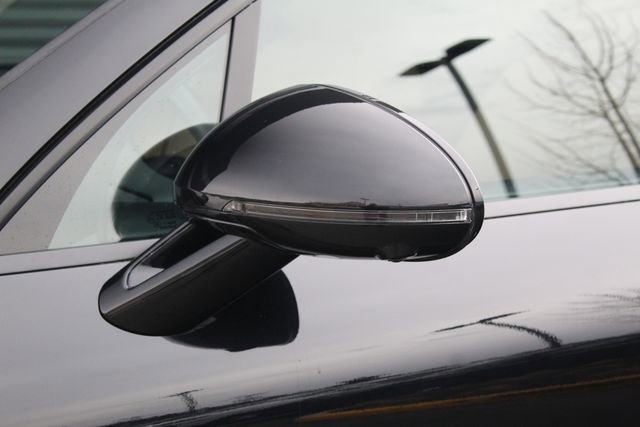 Certified 2023 Porsche Macan Base image 14