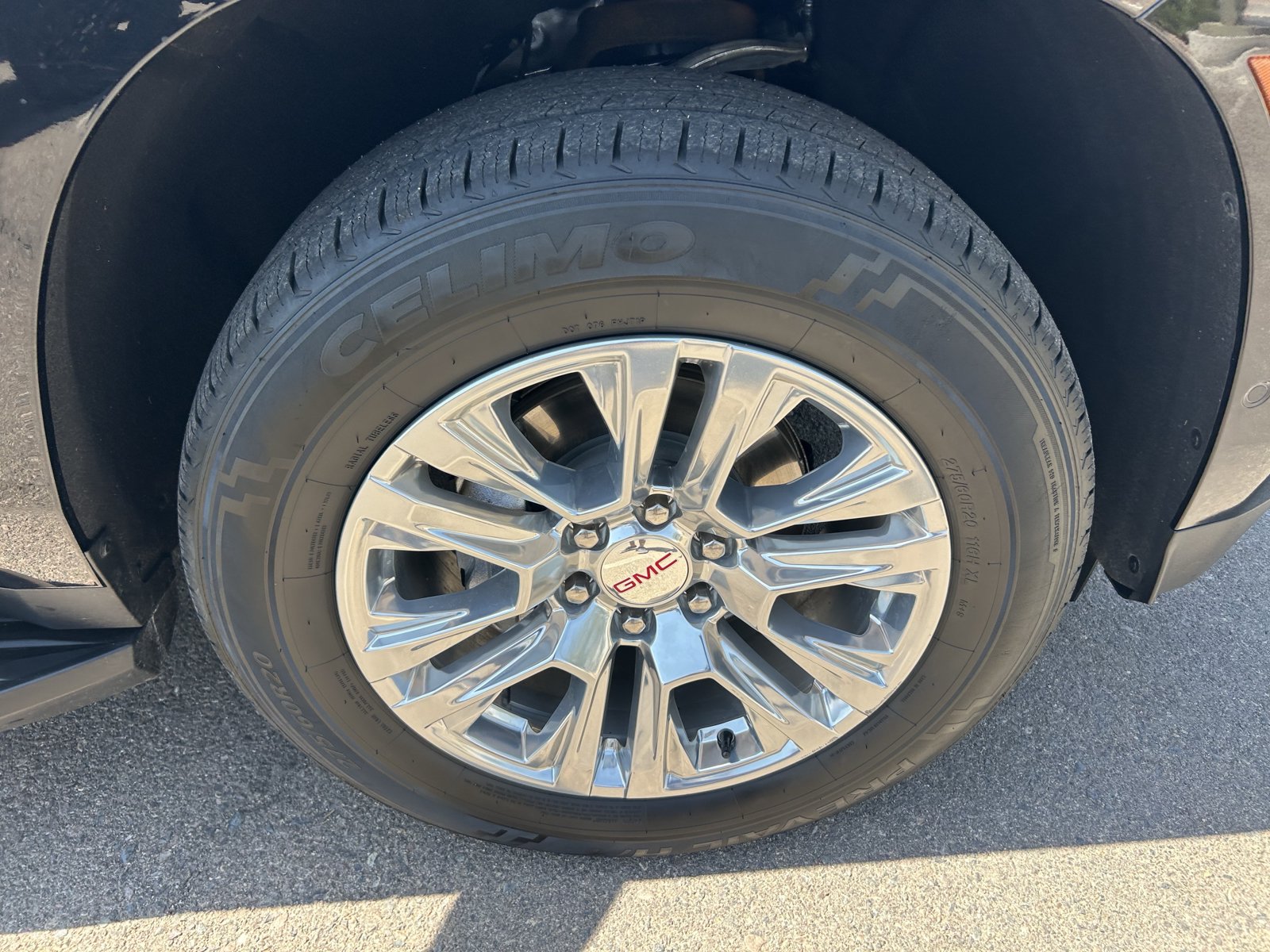 Certified 2025 GMC Yukon XL Denali AWD/4WD image 9