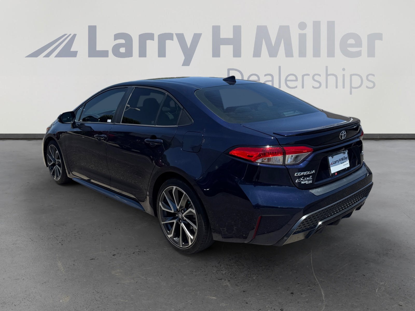 Used 2020 Toyota Corolla SE w/ Carpet Mat Package (TMS) FWD image 3
