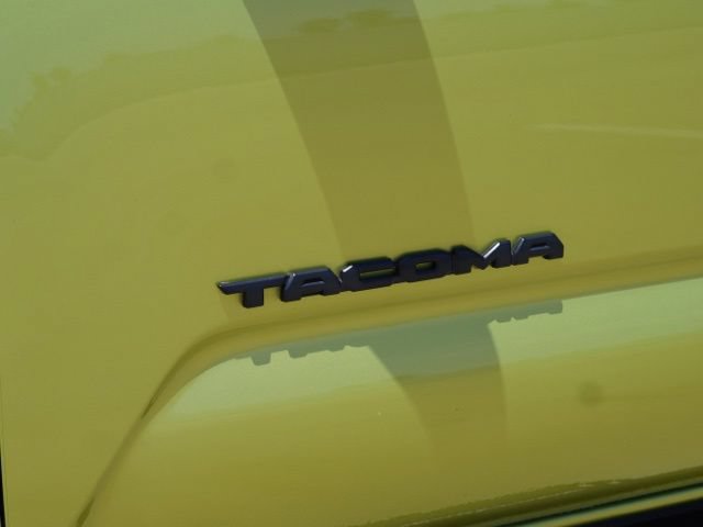 Used 2023 Toyota Tacoma TRD Sport AWD/4WD image 11