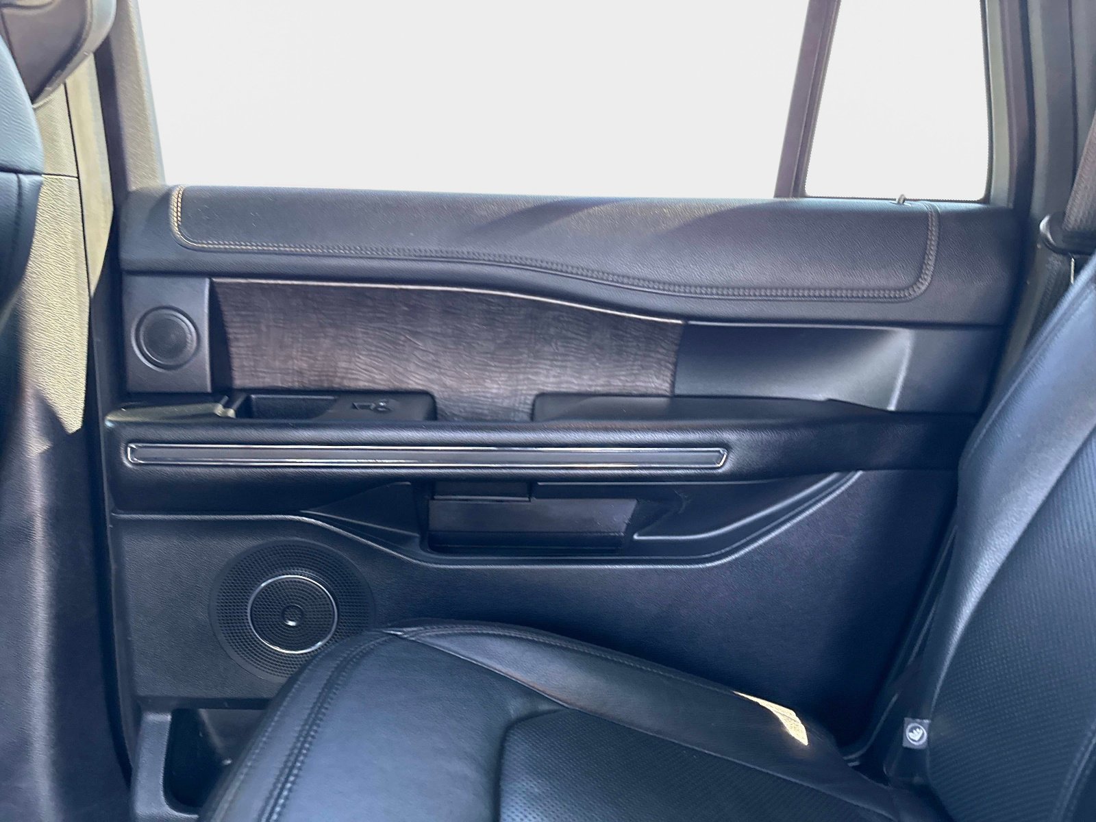 Used 2020 Ford Expedition Max Limited AWD/4WD image 17