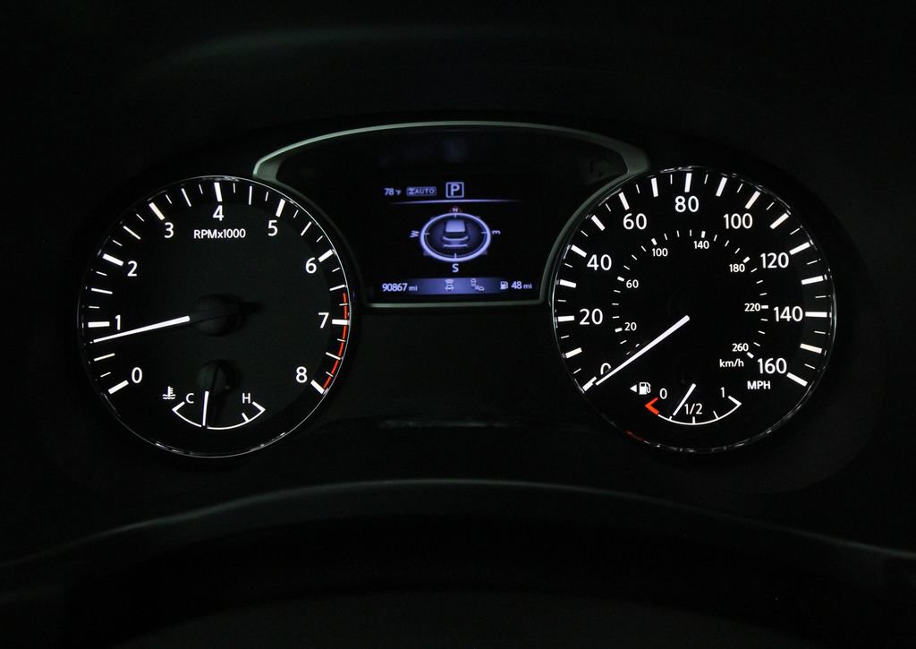 Used 2020 Nissan Pathfinder SL AWD/4WD image 16