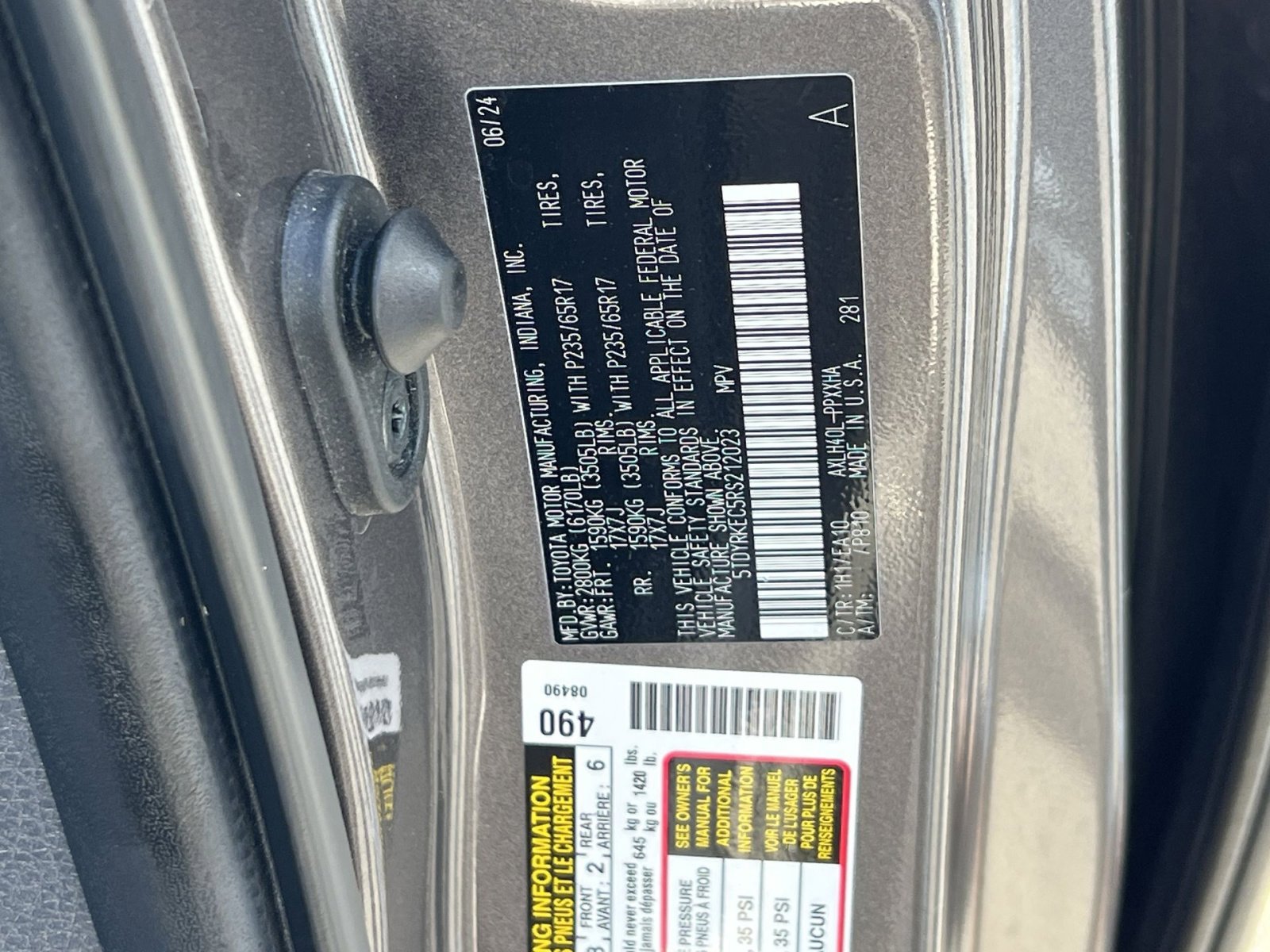 Used 2024 Toyota Sienna XLE FWD image 37