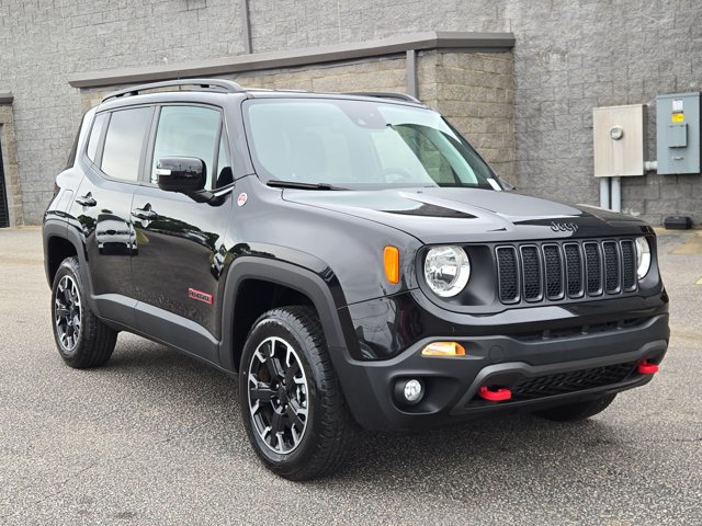Used 2023 Jeep Renegade Trailhawk AWD/4WD image 12