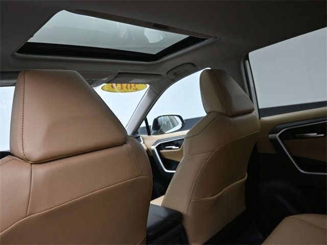 Used 2019 Toyota RAV4 XLE Premium image 20