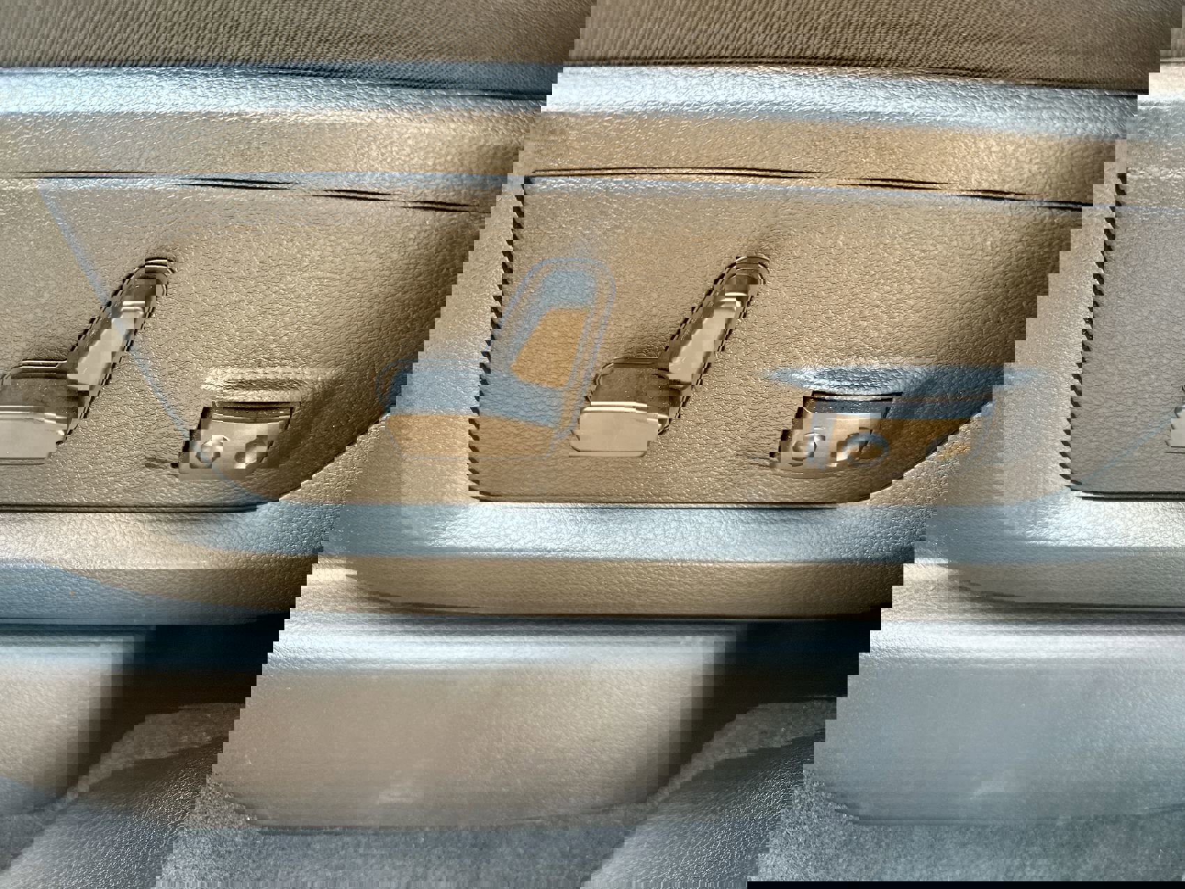 Used 2025 RAM 2500 Limited image 12