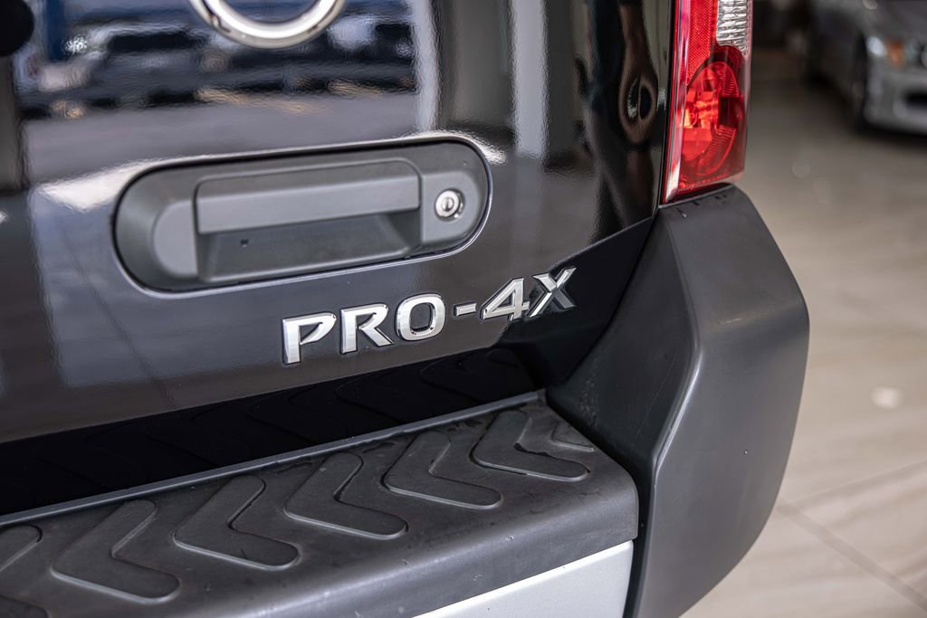 Used 2015 Nissan Xterra PRO-4X w/ Pro-4x Leather Package AWD/4WD image 15