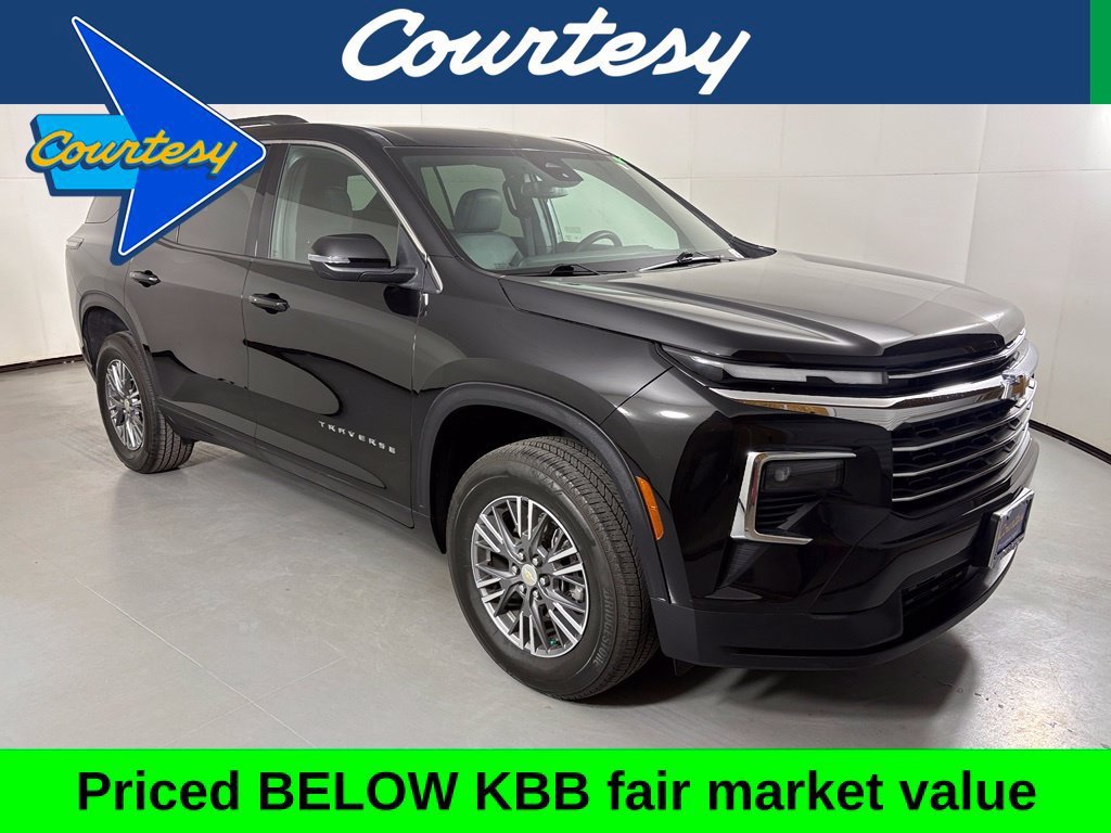 Used 2025 Chevrolet Traverse LT