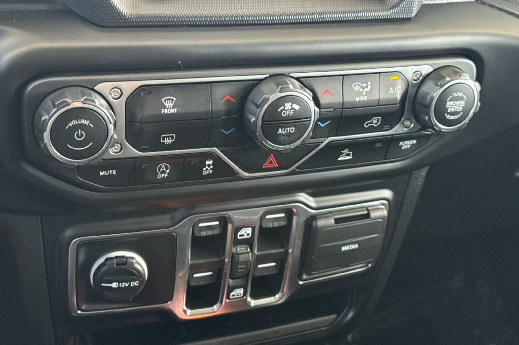 Used 2023 Jeep Wrangler Unlimited Sport AWD/4WD image 24