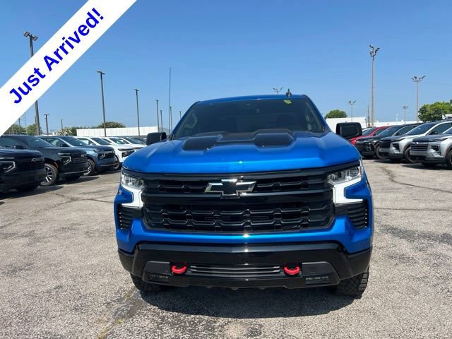 Used 2023 Chevrolet Silverado 1500 LT Trail Boss w/ LPO, Dark Essentials Package AWD/4WD image 8