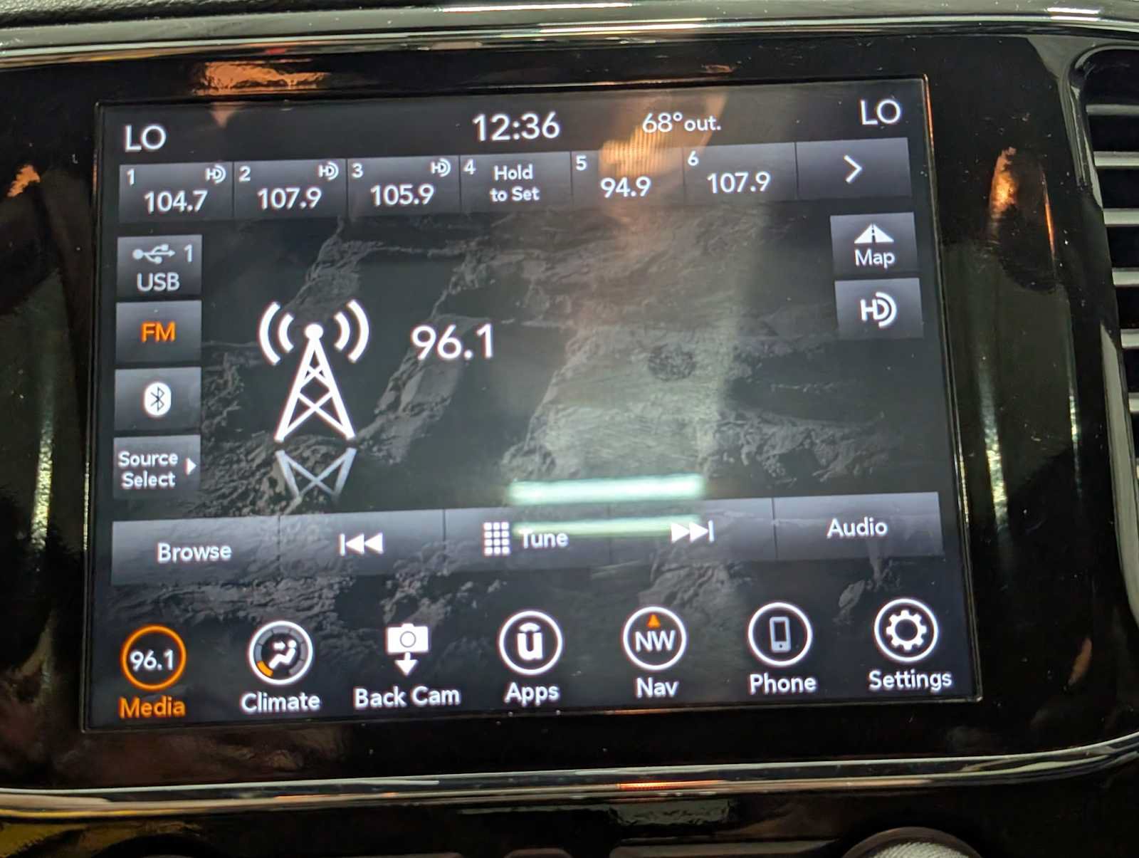 Used 2021 Jeep Grand Cherokee Laredo X AWD/4WD image 24