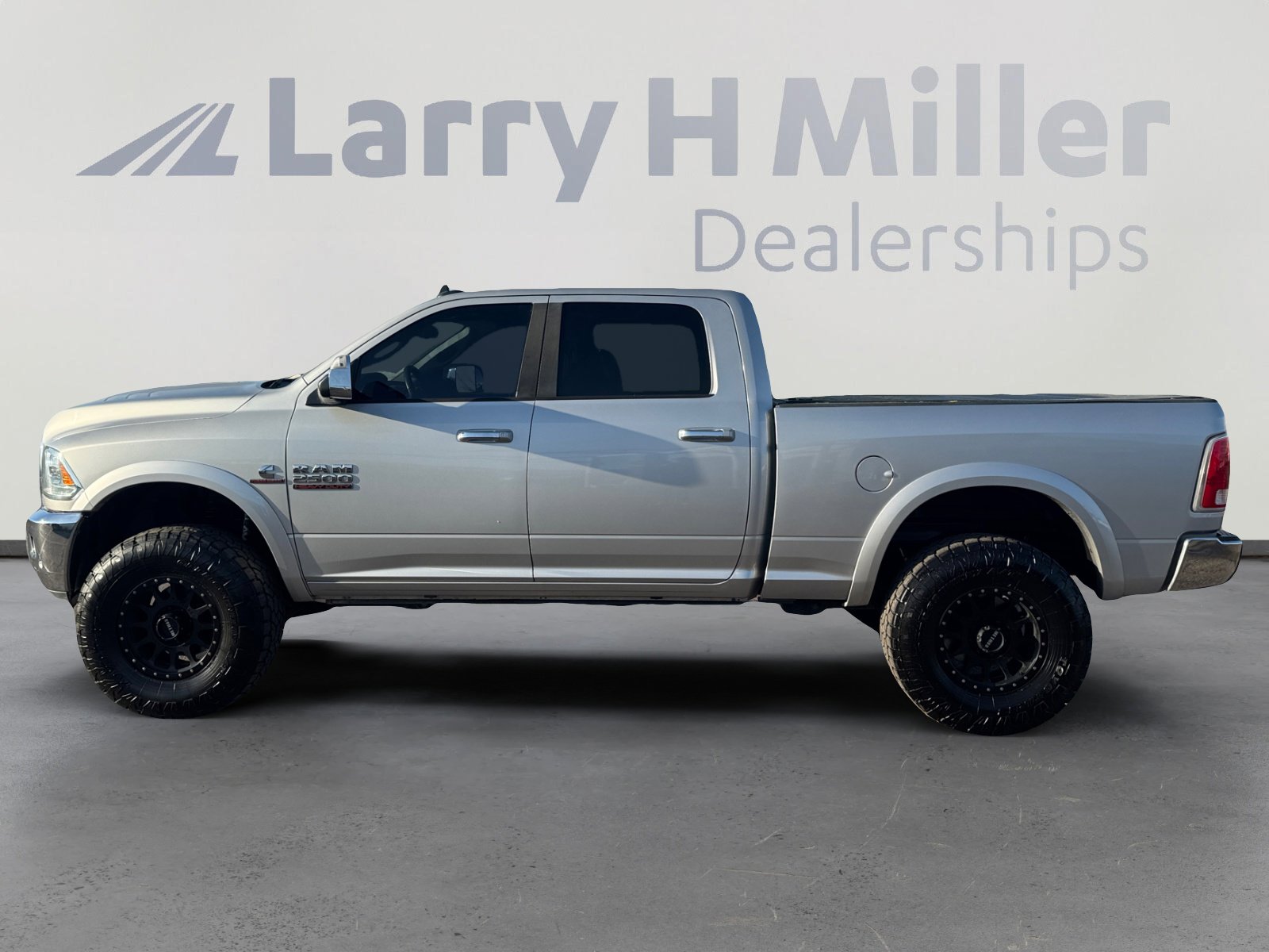 Used 2017 RAM 2500 Laramie image 2