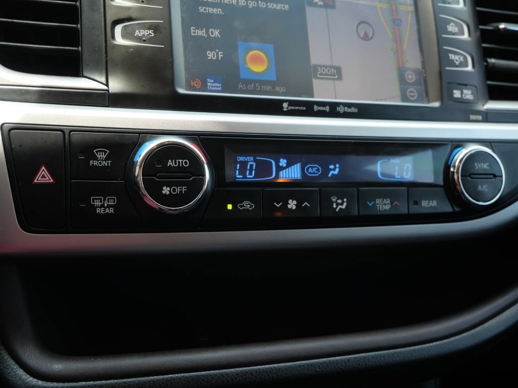Used 2016 Toyota Highlander XLE AWD/4WD image 36