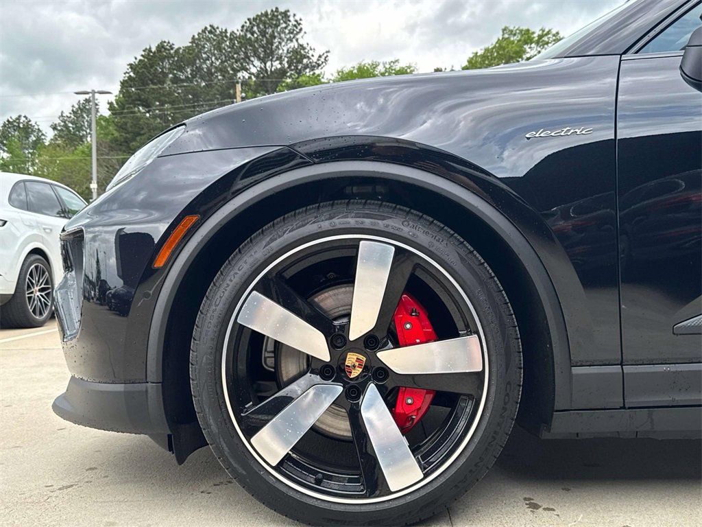 Used 2025 Porsche Macan 4S Electric image 12