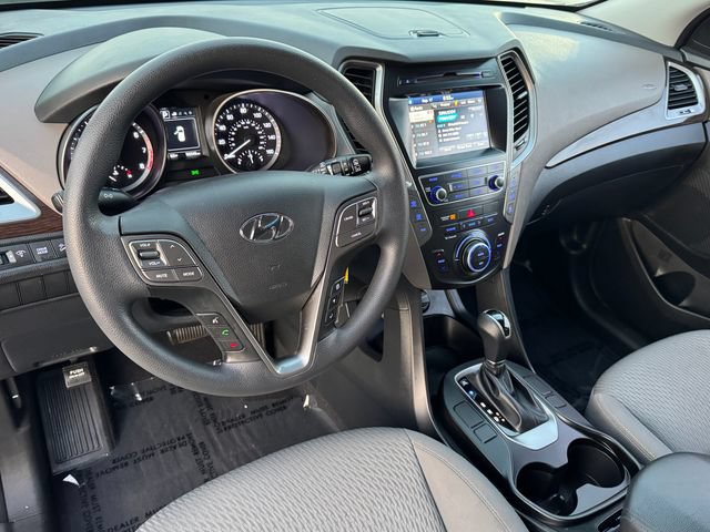 Used 2017 Hyundai Santa Fe SE AWD/4WD image 11