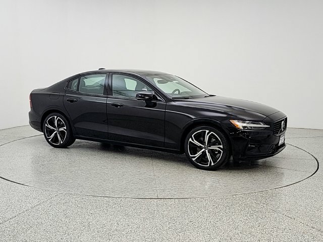 Certified 2024 Volvo S60 B5 Plus w/ Climate Package AWD/4WD image 3