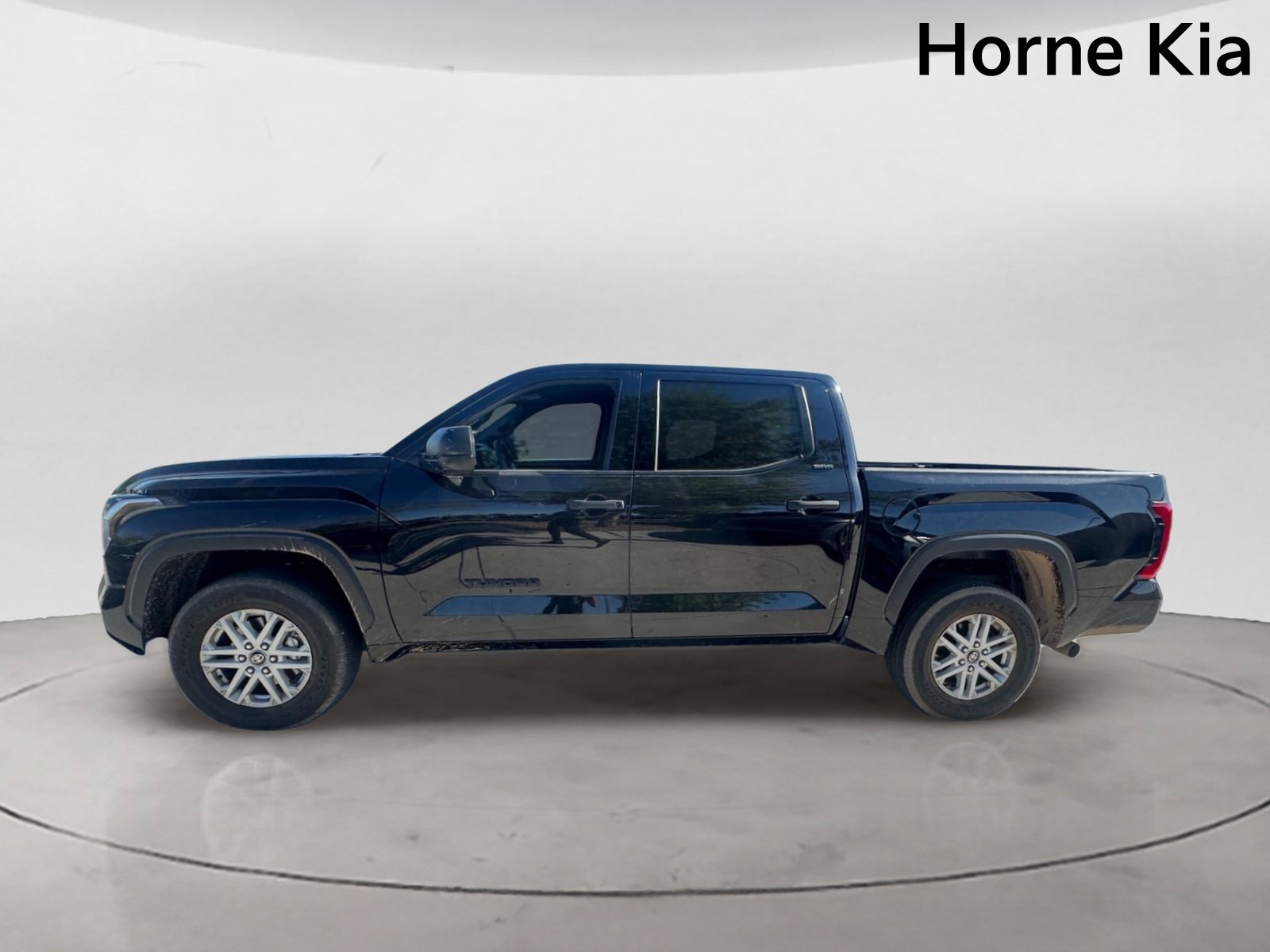 Used 2025 Toyota Tundra SR5 AWD/4WD image 6