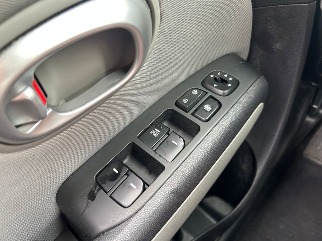 Used 2015 Kia Soul image 17