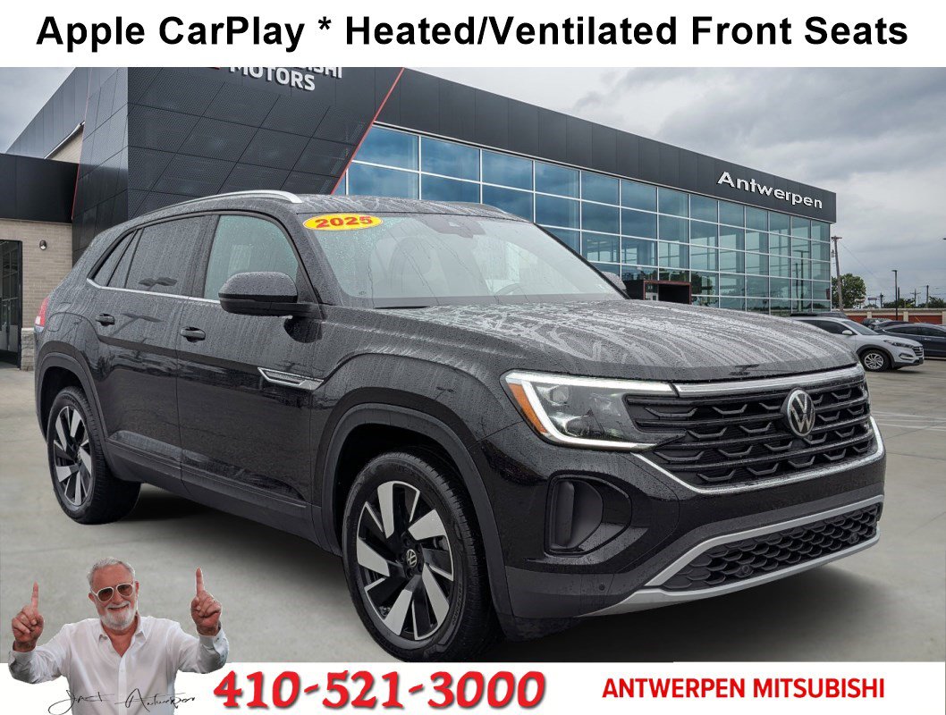 Used 2025 Volkswagen Atlas Cross Sport SE image 1