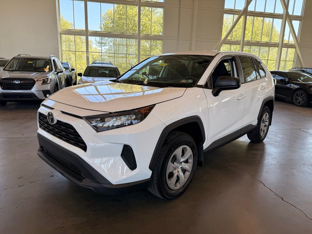 Used 2022 Toyota RAV4 LE AWD/4WD image 7