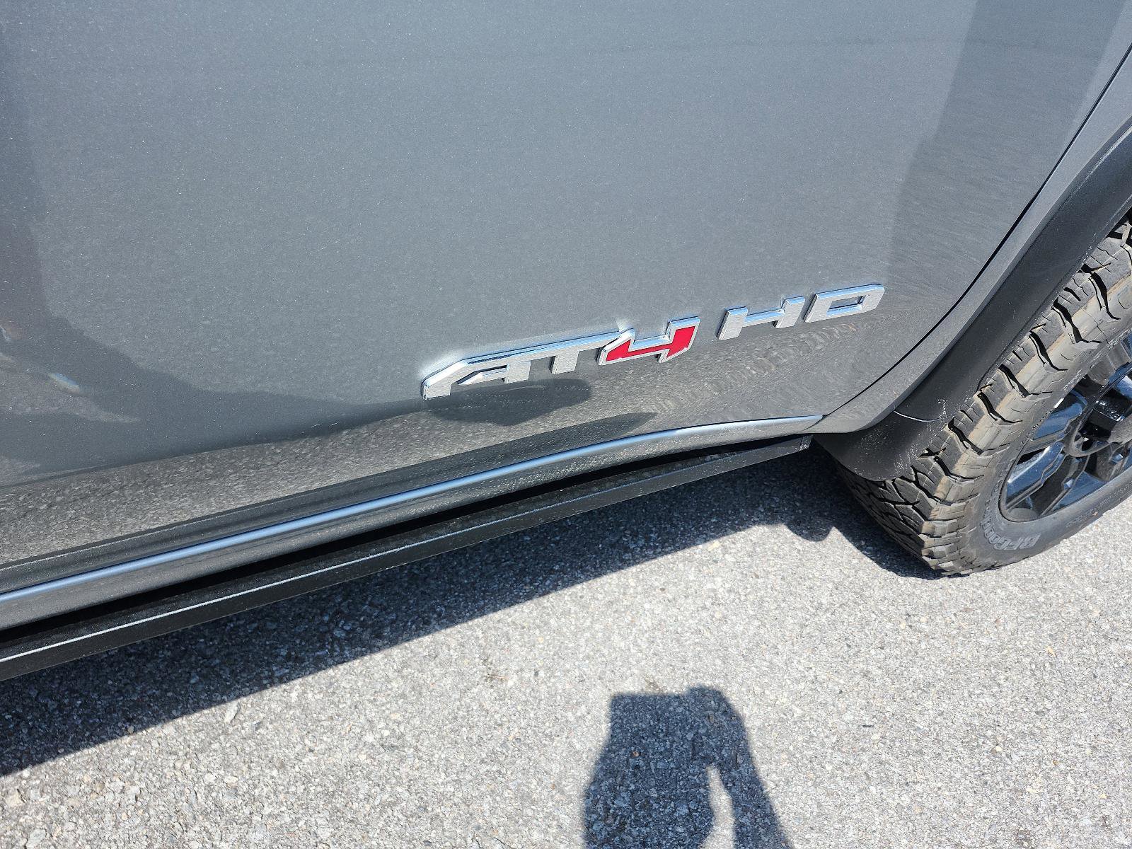 New 2026 GMC Sierra 2500 AT4 w/ AT4 Premium Plus Package AWD/4WD image 5
