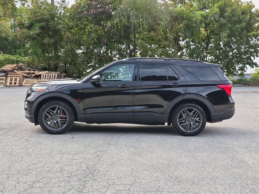 Used 2020 Ford Explorer XLT w/ Equipment Group 202A AWD/4WD image 10
