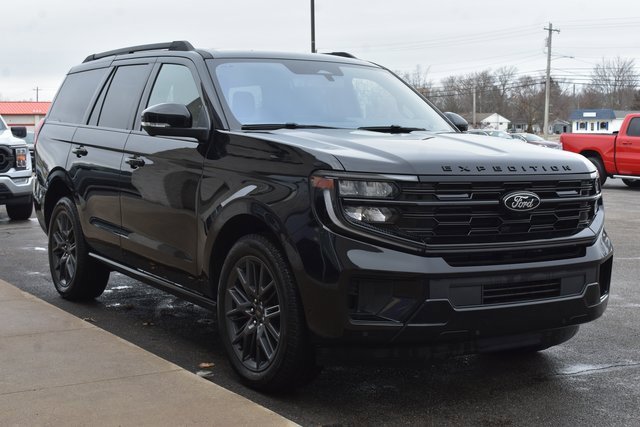 Used 2025 Ford Expedition Platinum w/ Stealth Performance Package image 7