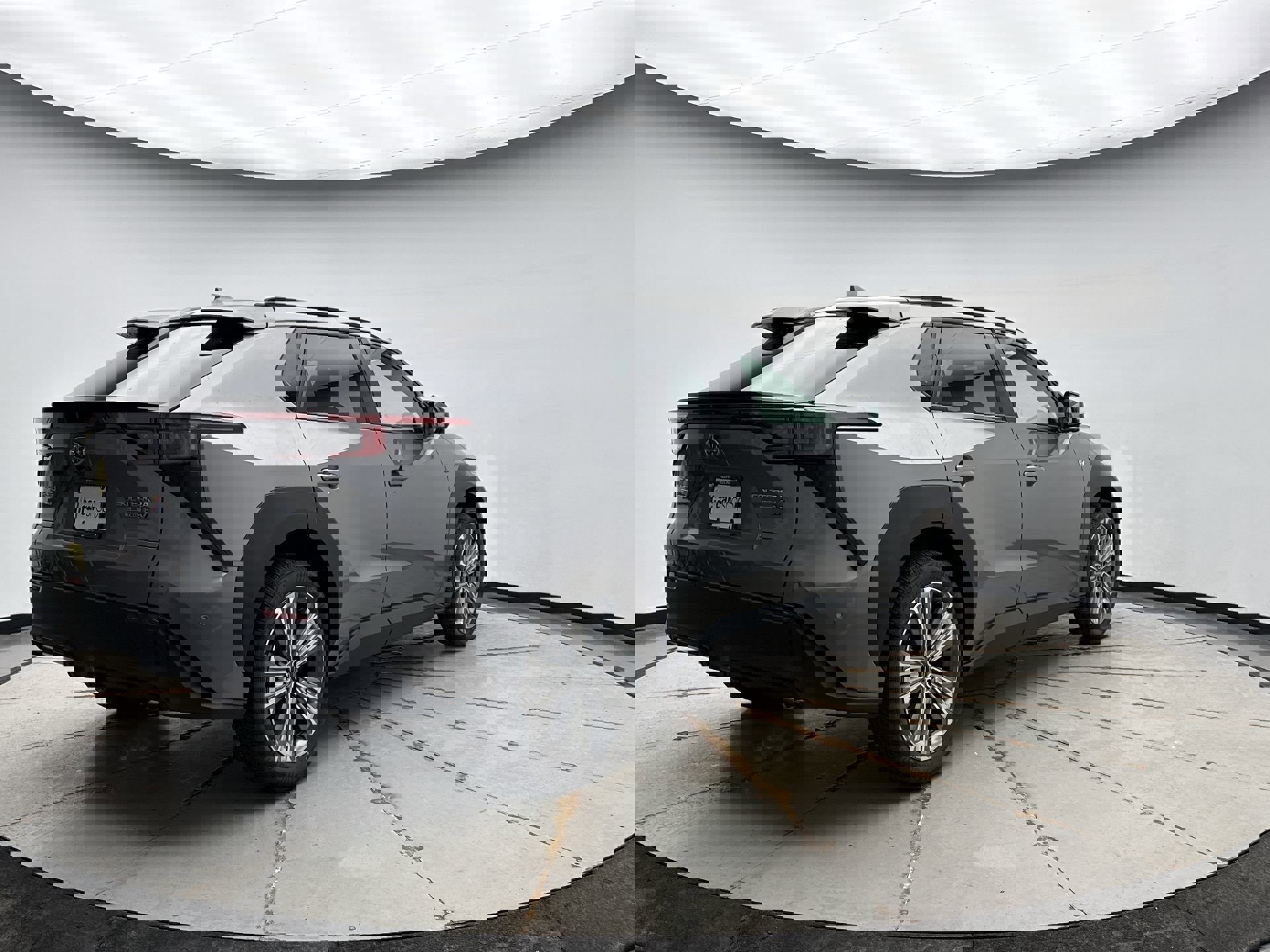 Used 2023 Subaru Solterra AWD image 5