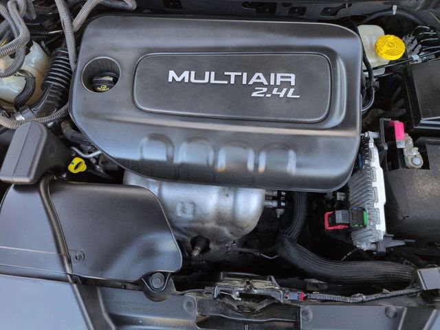 Used 2015 Jeep Cherokee Latitude w/ Comfort/Convenience Group image 31