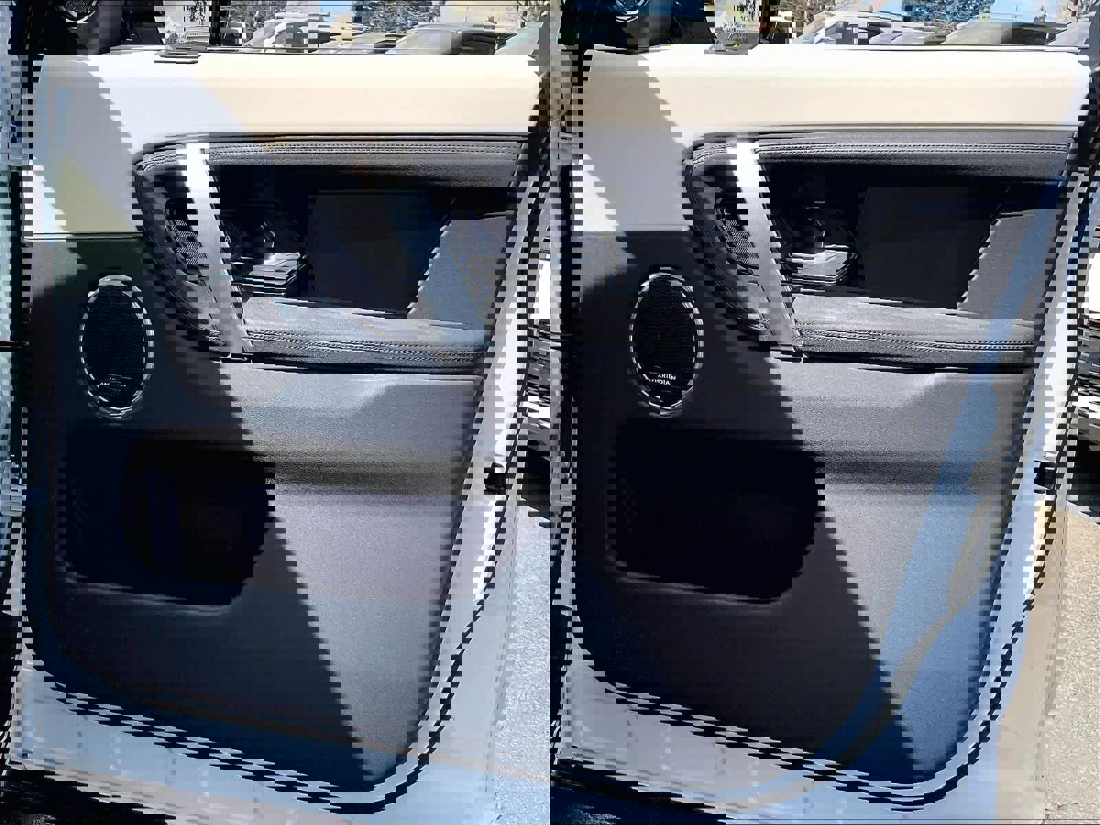 Used 2025 Land Rover Discovery Sport S image 25