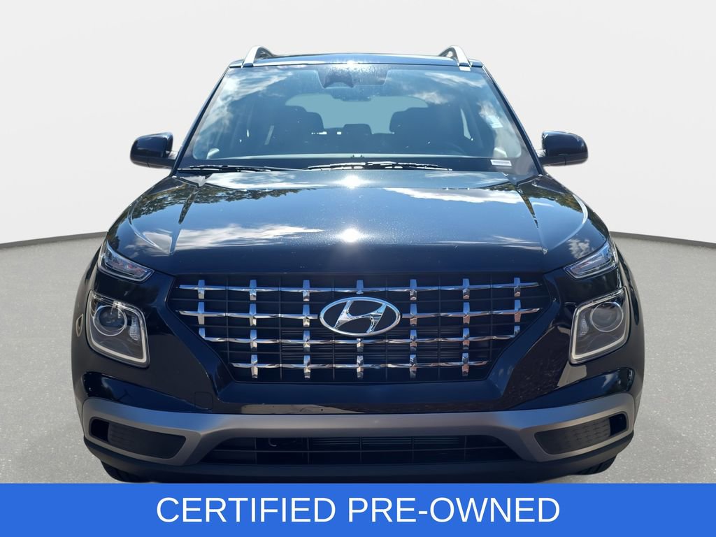 Used 2025 Hyundai Venue SEL FWD image 2