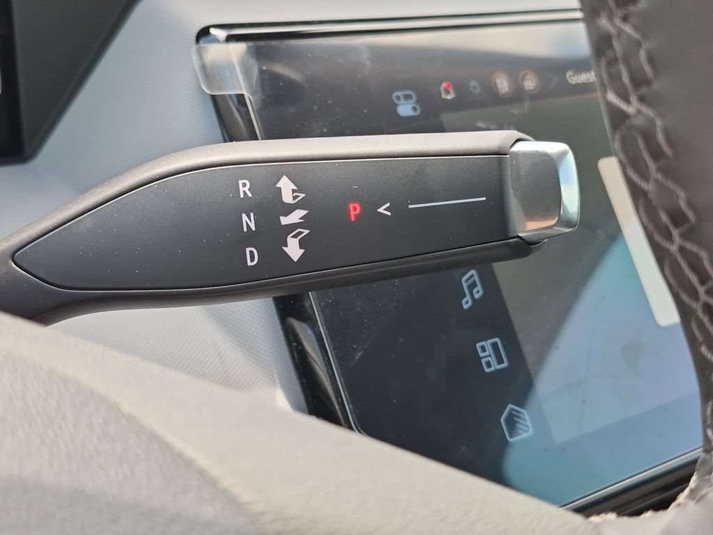 New 2027 Chevrolet Bolt LT w/ Comfort Package FWD image 26
