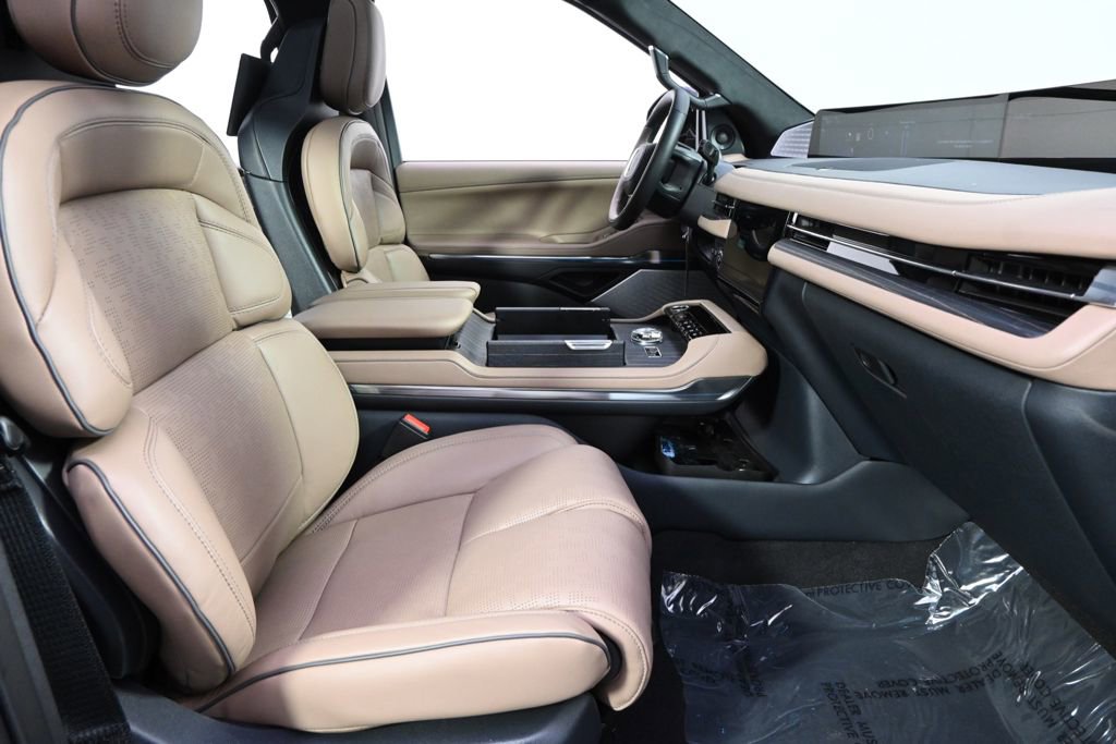 New 2026 Lincoln Navigator L Black Label AWD/4WD image 16
