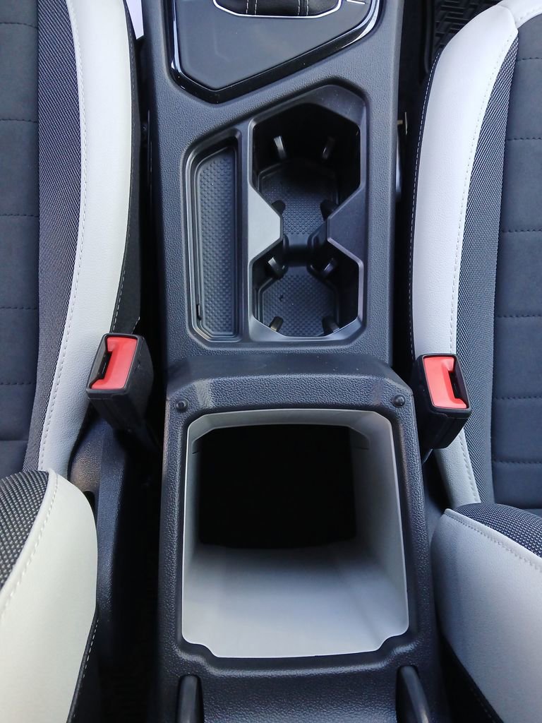 New 2026 Volkswagen Taos SE image 24