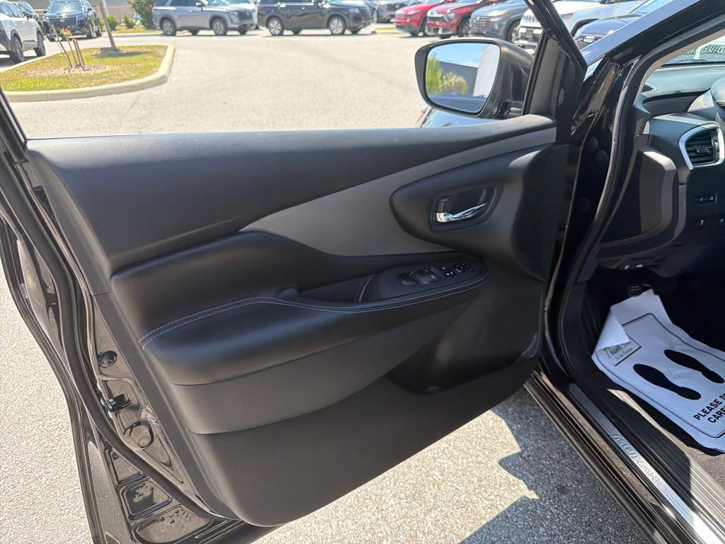 Used 2021 Nissan Murano SV AWD/4WD image 13