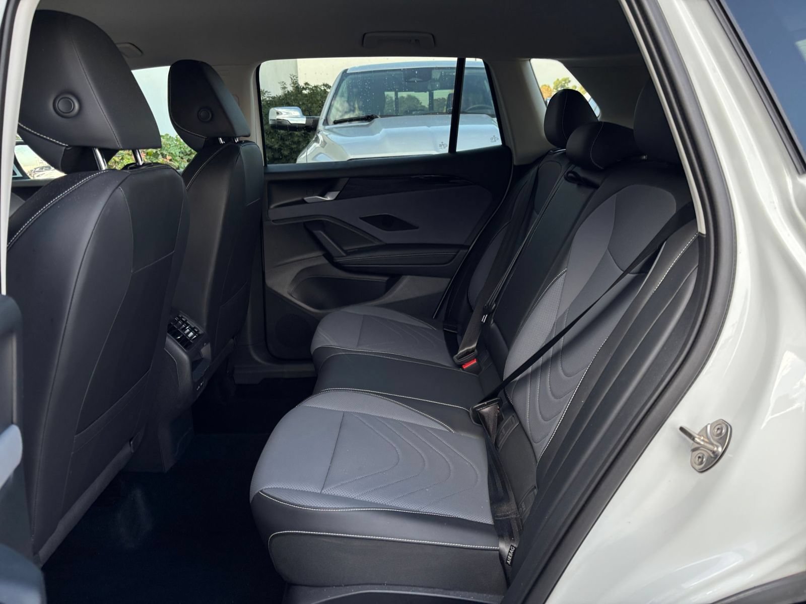 Used 2026 Volkswagen Tiguan SE AWD/4WD image 27