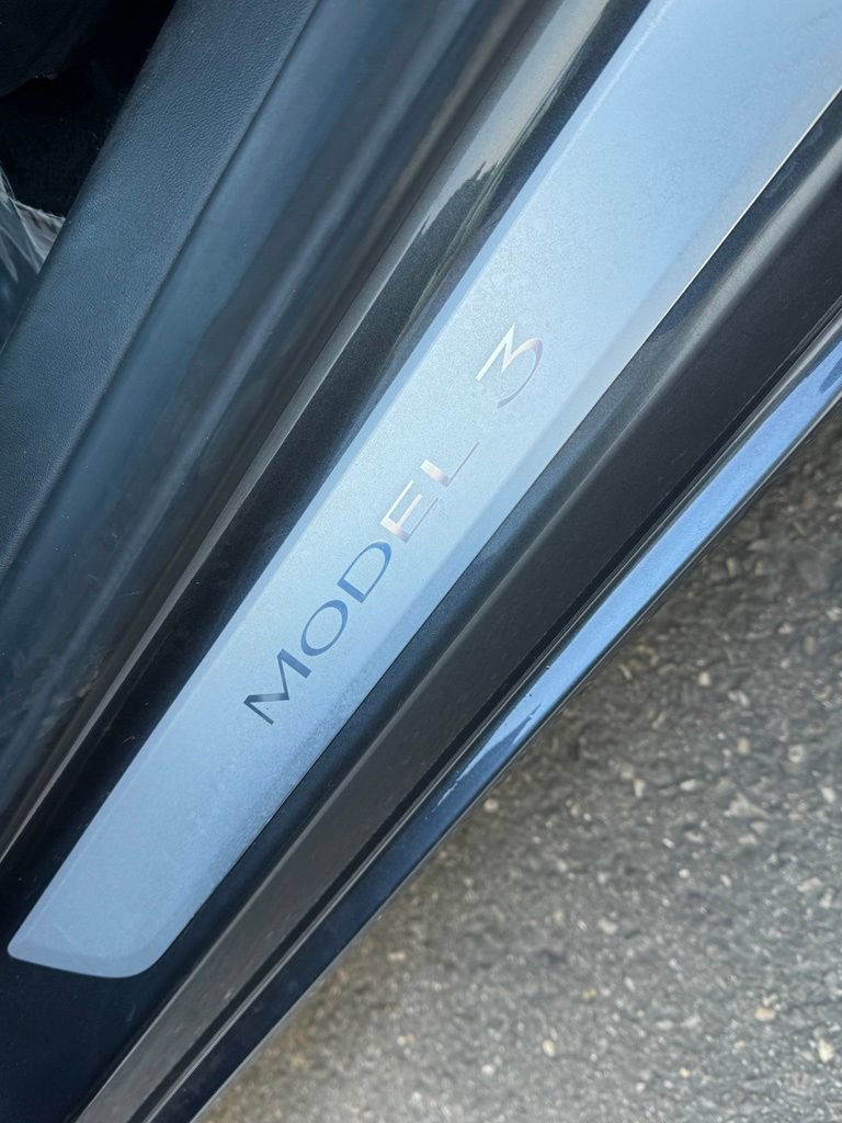 Used 2018 Tesla Model 3 Mid Range RWD image 22