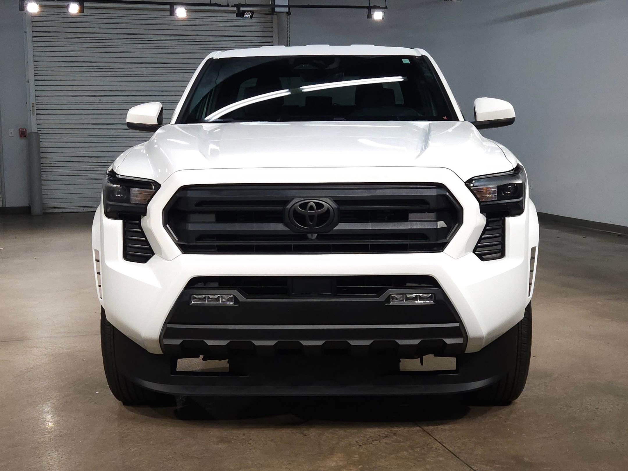 Certified 2026 Toyota Tacoma SR5 AWD/4WD image 2
