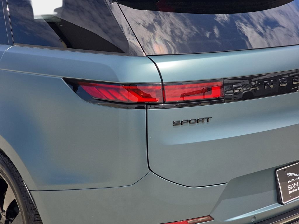New 2026 Land Rover Range Rover Sport Dynamic SE AWD/4WD image 36