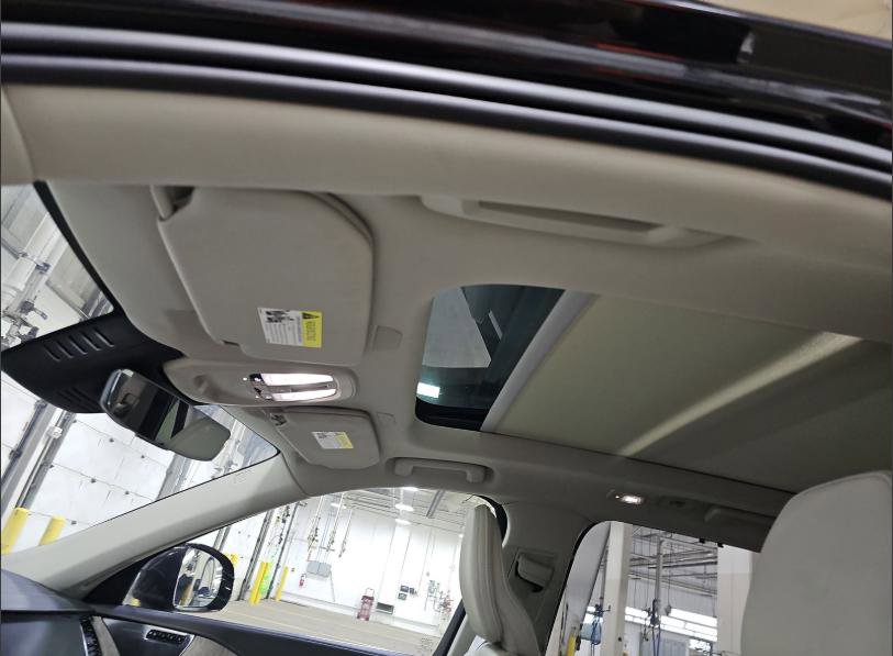 Used 2023 Volvo XC90 B6 Ultimate w/ Protection Package Premier image 9