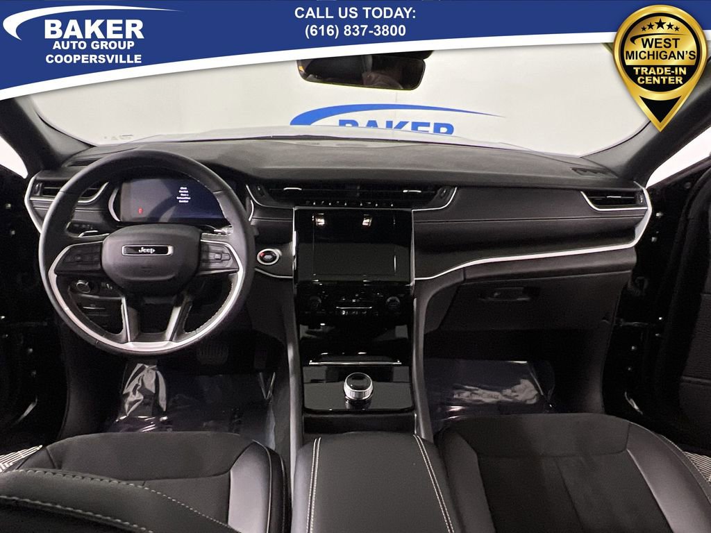 Used 2025 Jeep Grand Cherokee Altitude image 21