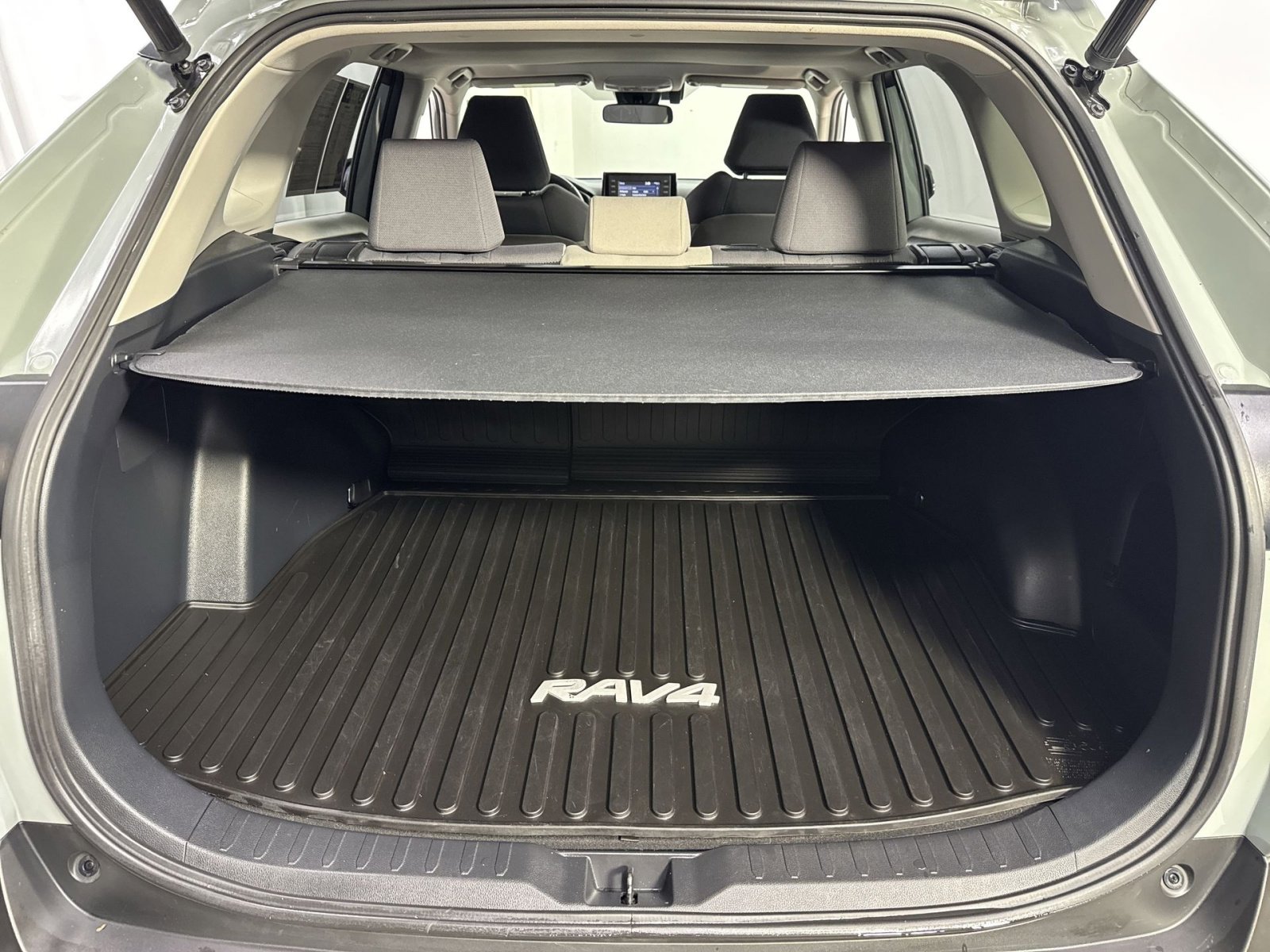 Used 2019 Toyota RAV4 XLE w/ Convenience Package image 30