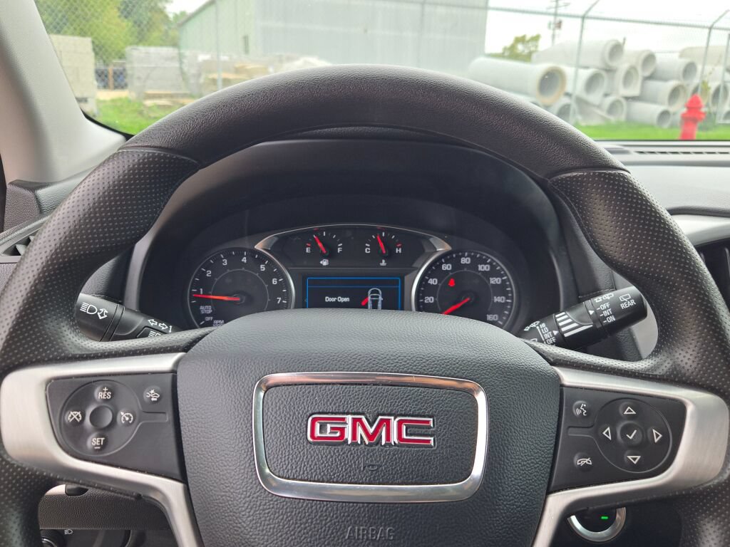 Used 2024 GMC Terrain SLE FWD image 37