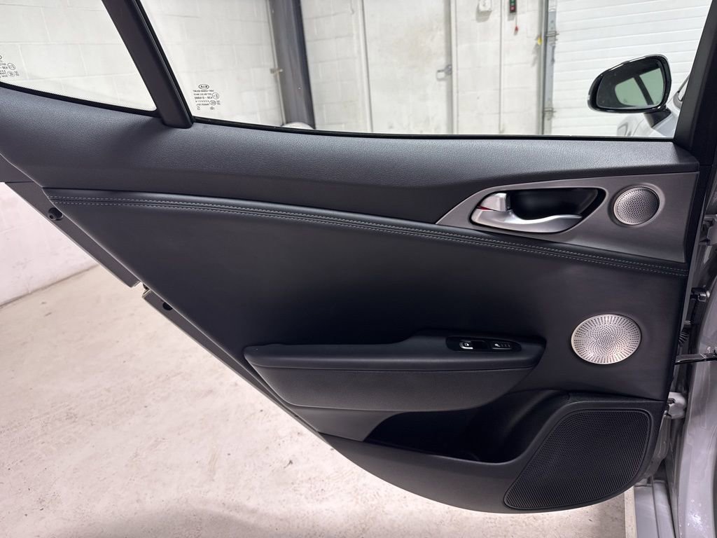 Used 2021 Kia Stinger GT2 image 32