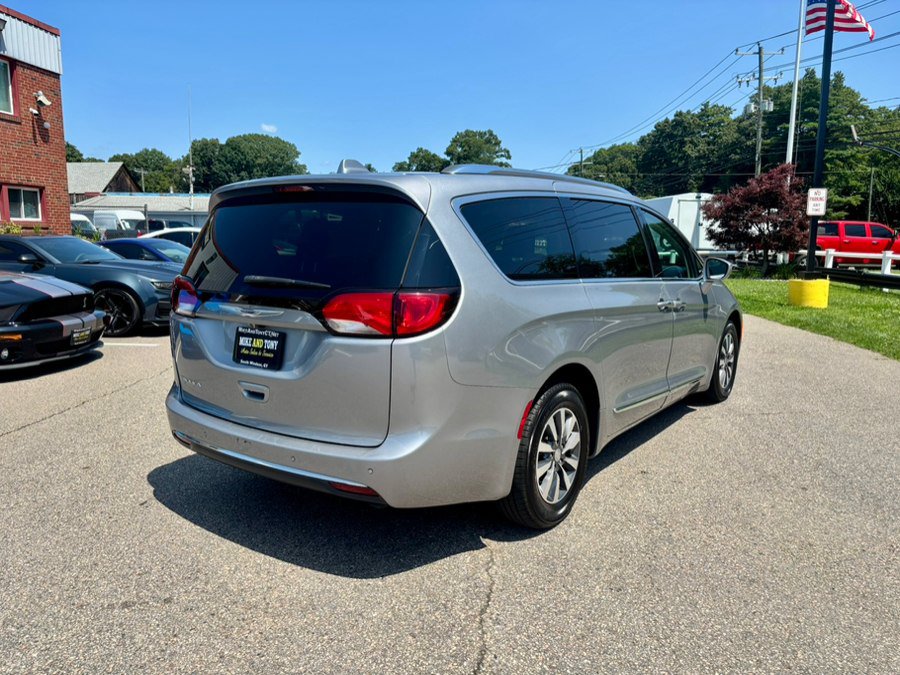 Used 2020 Chrysler Pacifica Touring-L Plus FWD image 8