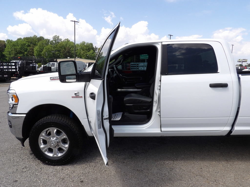 Used 2024 RAM 2500 Big Horn w/ Off Road Package AWD/4WD image 13