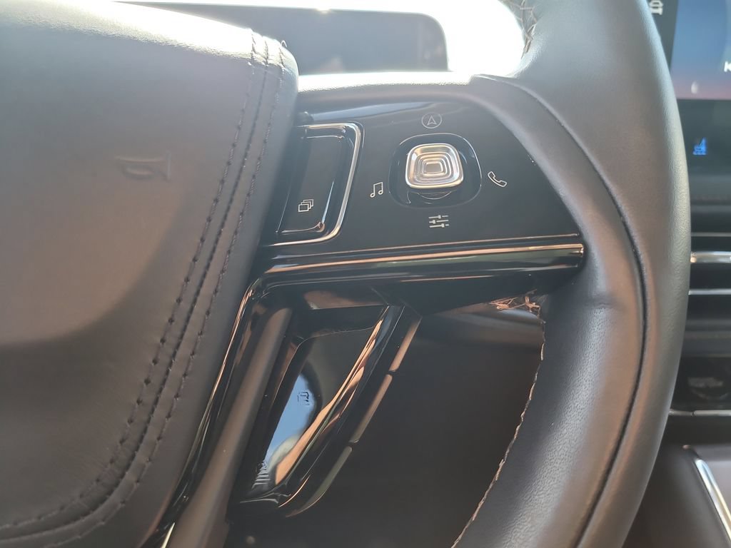 Certified 2025 Lincoln Aviator 2WD w/ Jet Appearance Package image 27